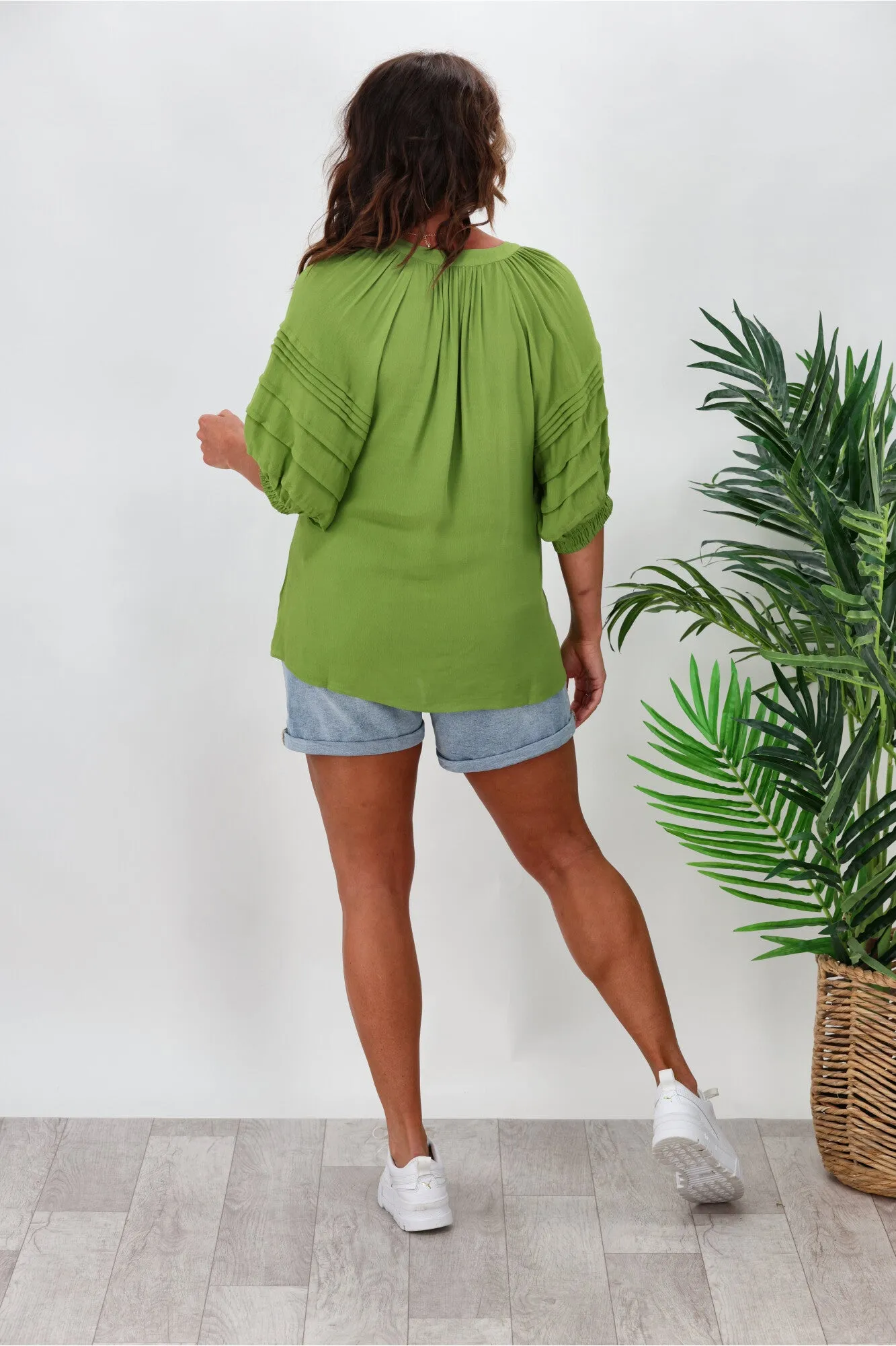 Gloss by Shine On Zita Pleated Sleeve Top Lime