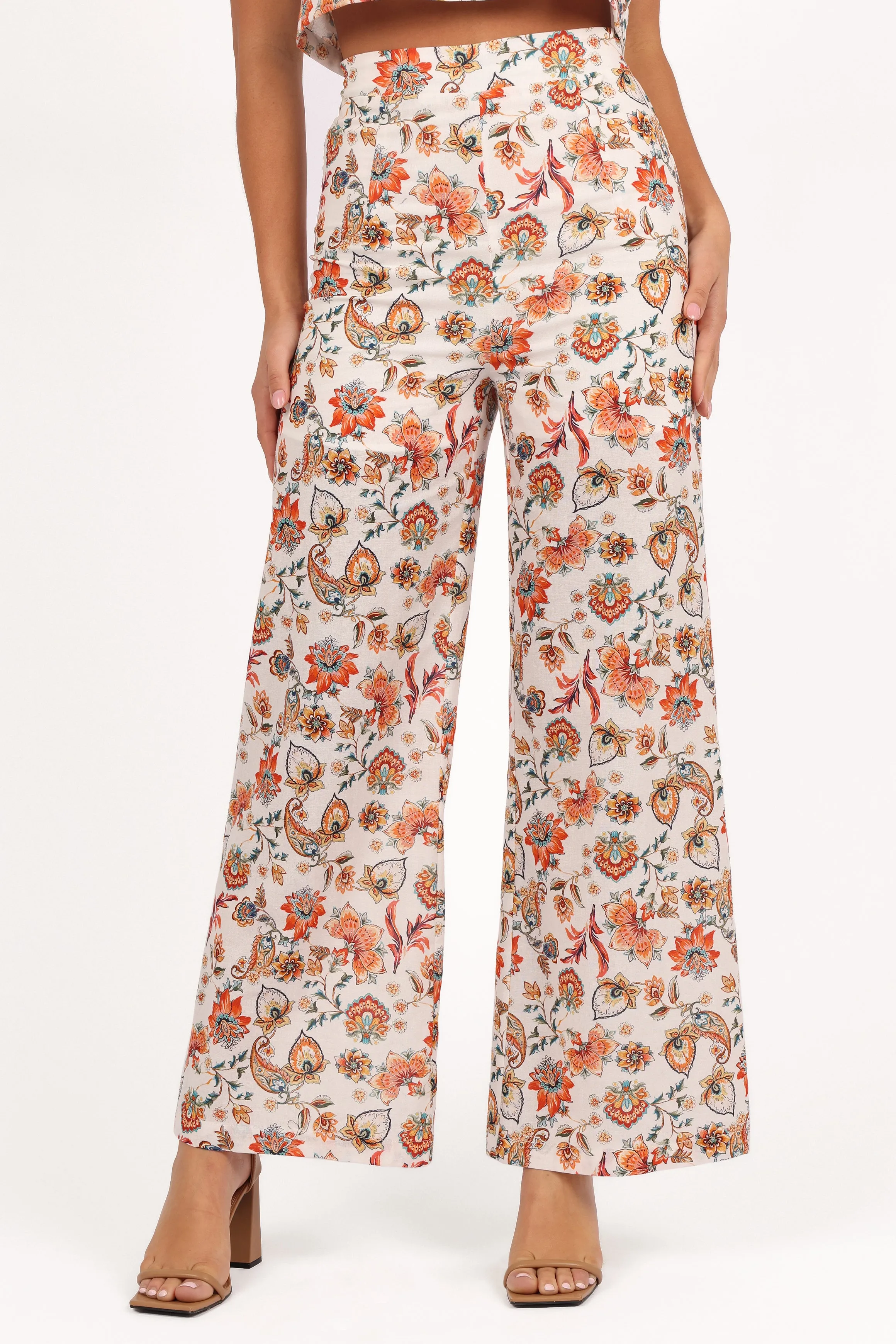 Irina Pant - Wildflower