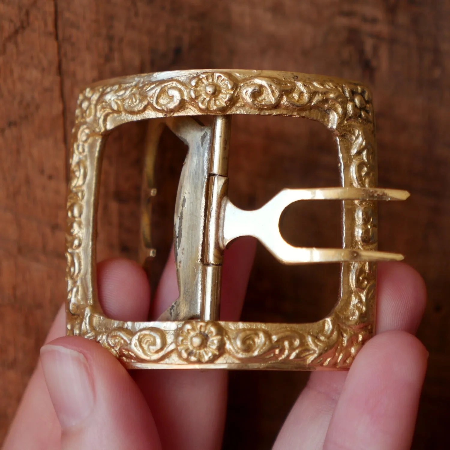 Men's Floral Shoe Buckles in Brass