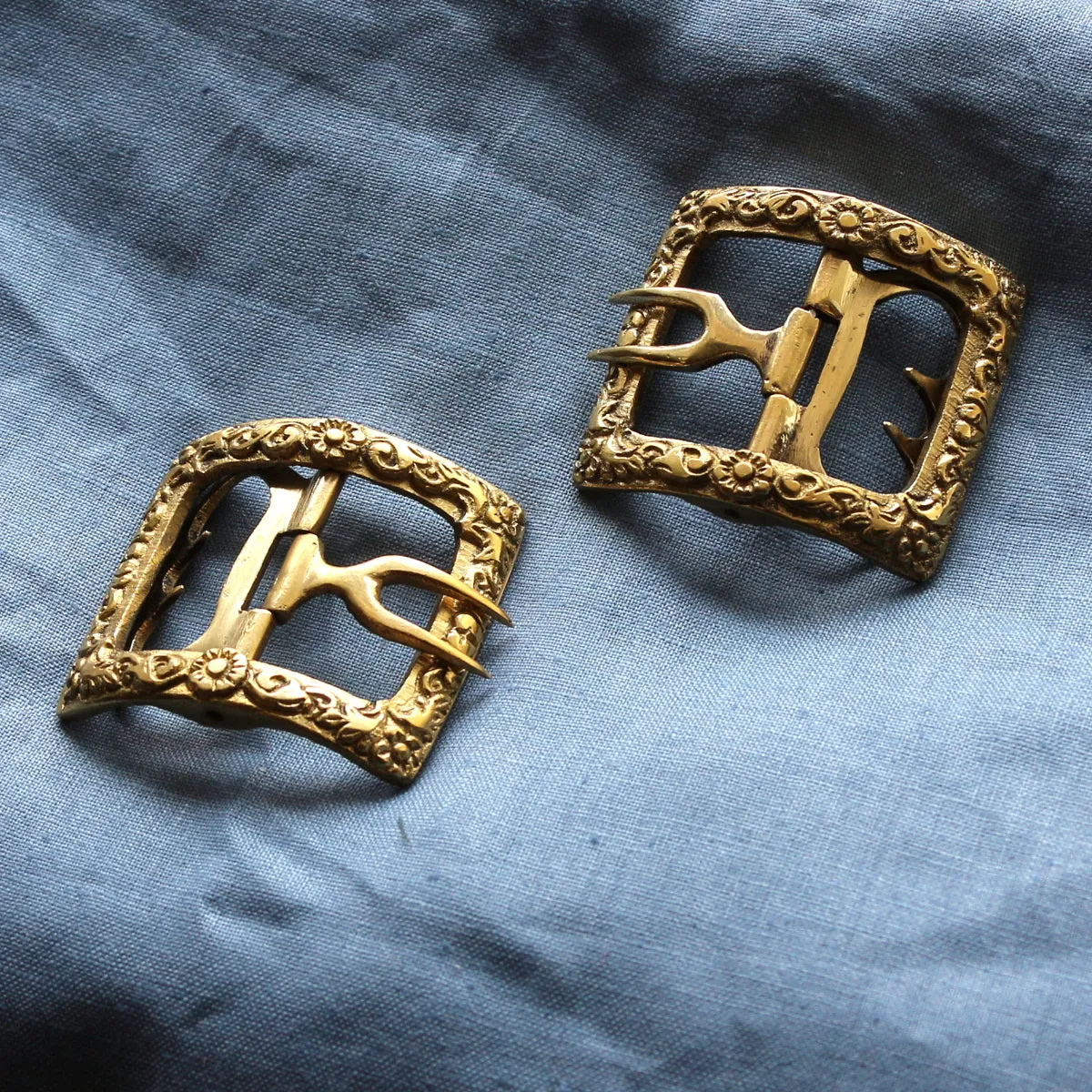 Men's Floral Shoe Buckles in Brass