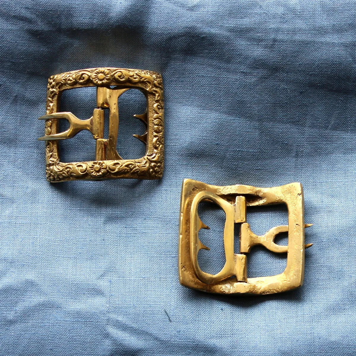 Men's Floral Shoe Buckles in Brass